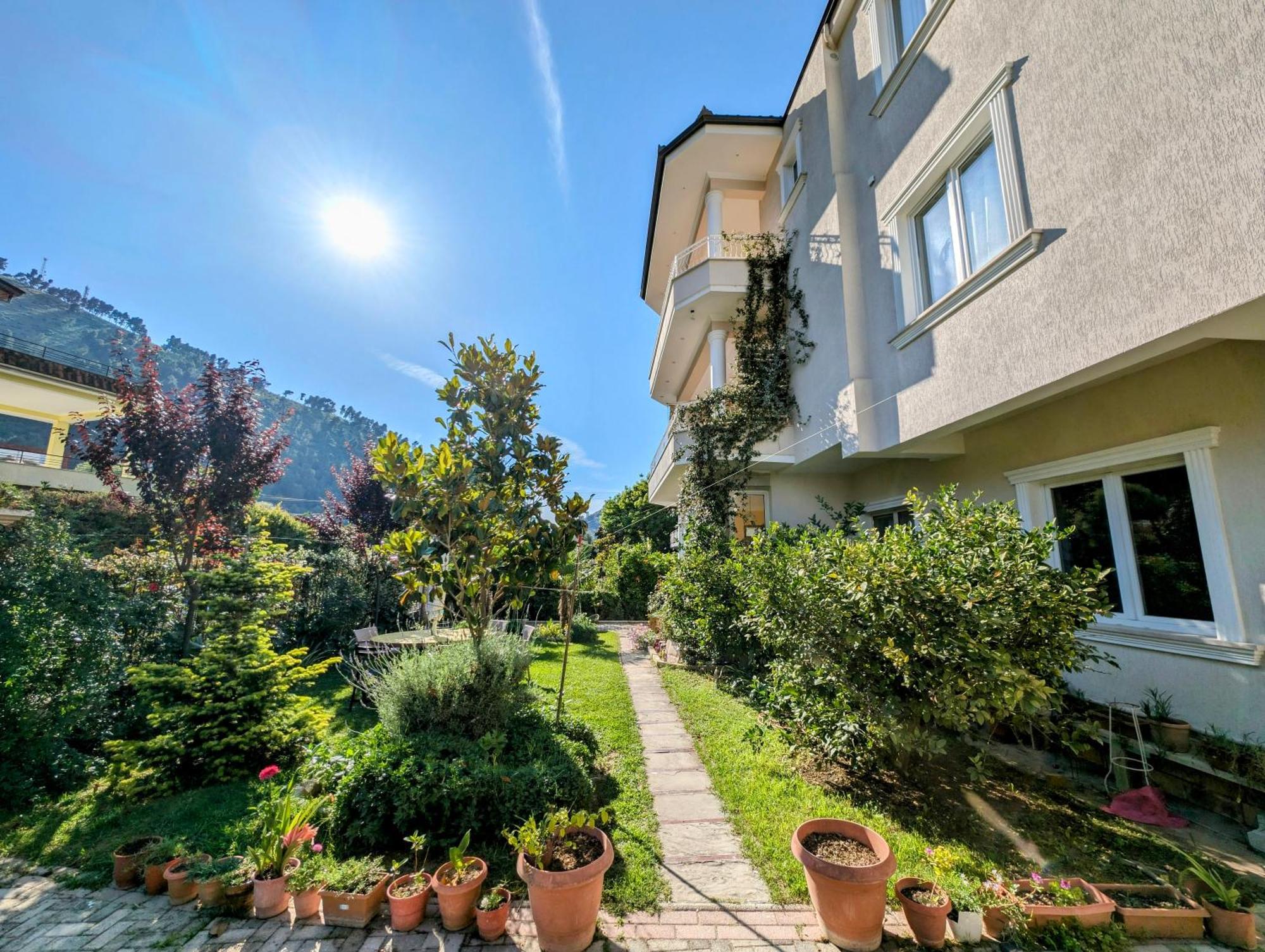 Villa With Garden And Veranda Berat Zewnętrze zdjęcie